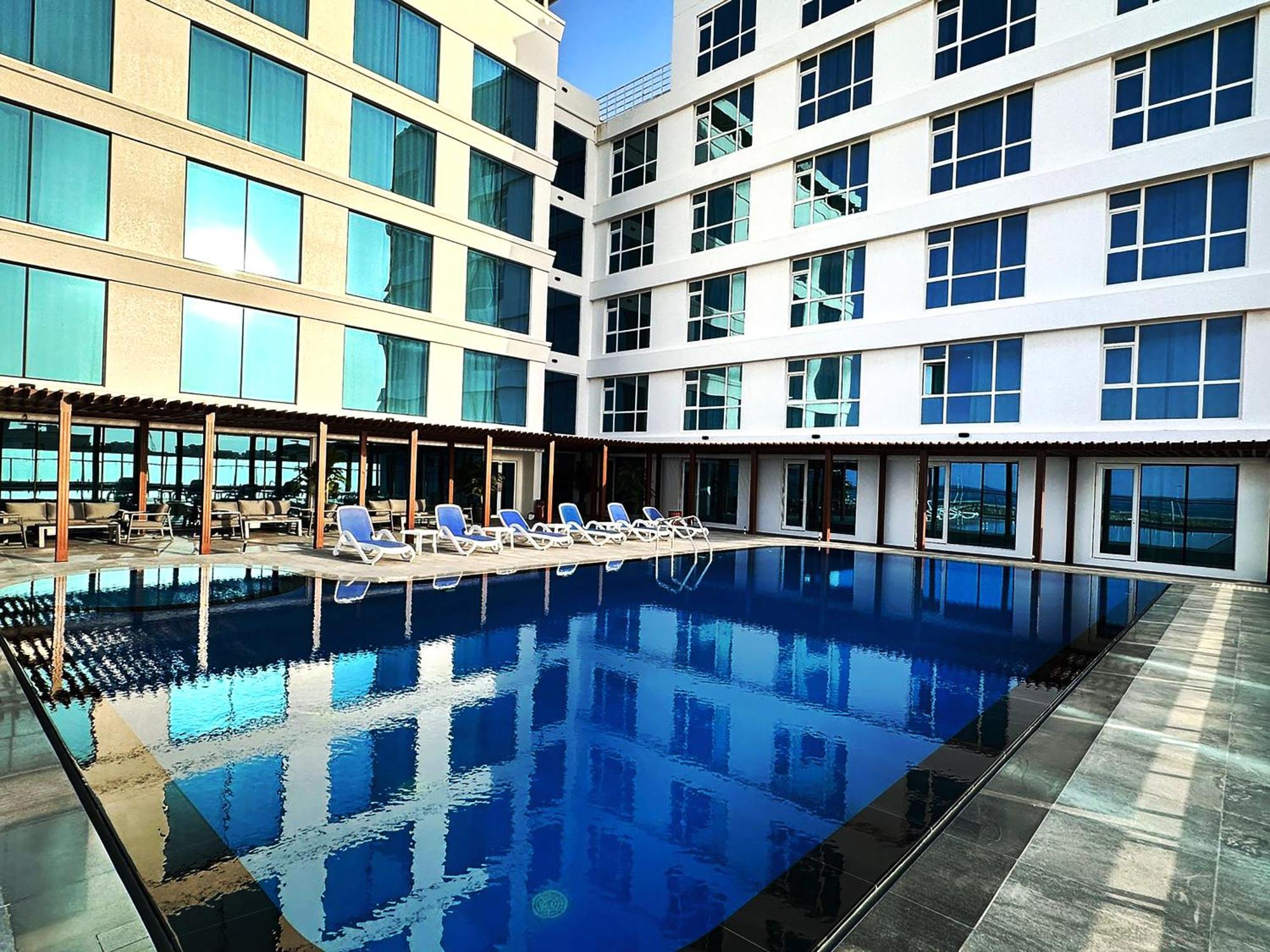 Sur Grand Hotel Kültér fotó